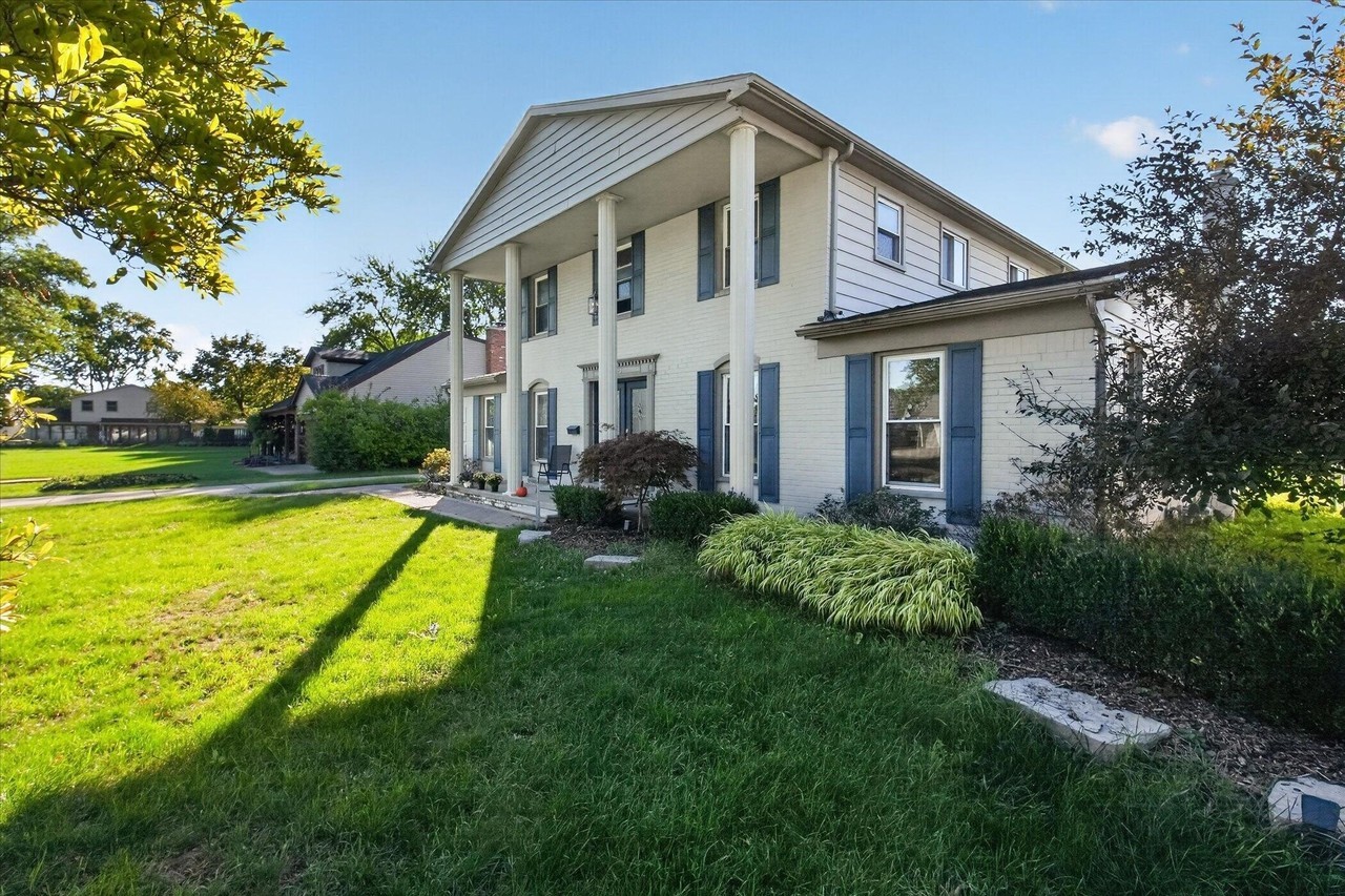 36523 Whitcomb St - Photo 4 of 50
