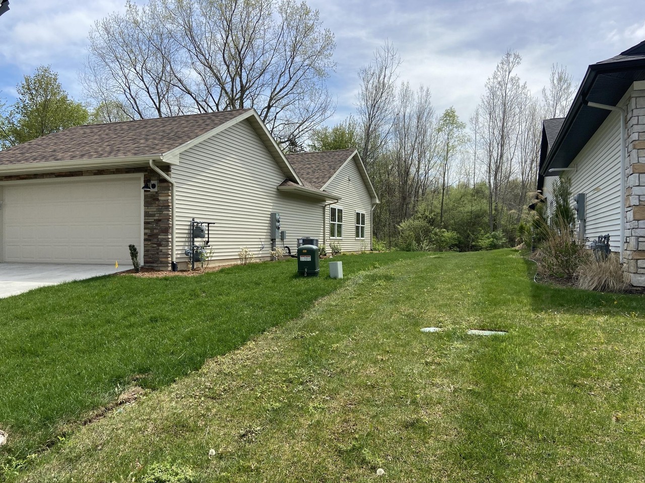 728 Violet Way - Photo 6 of 24