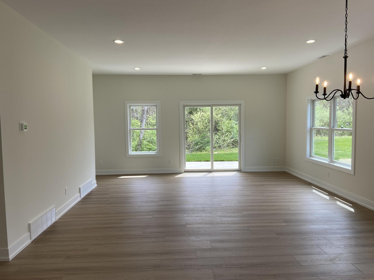 728 Violet Way - Photo 7 of 24