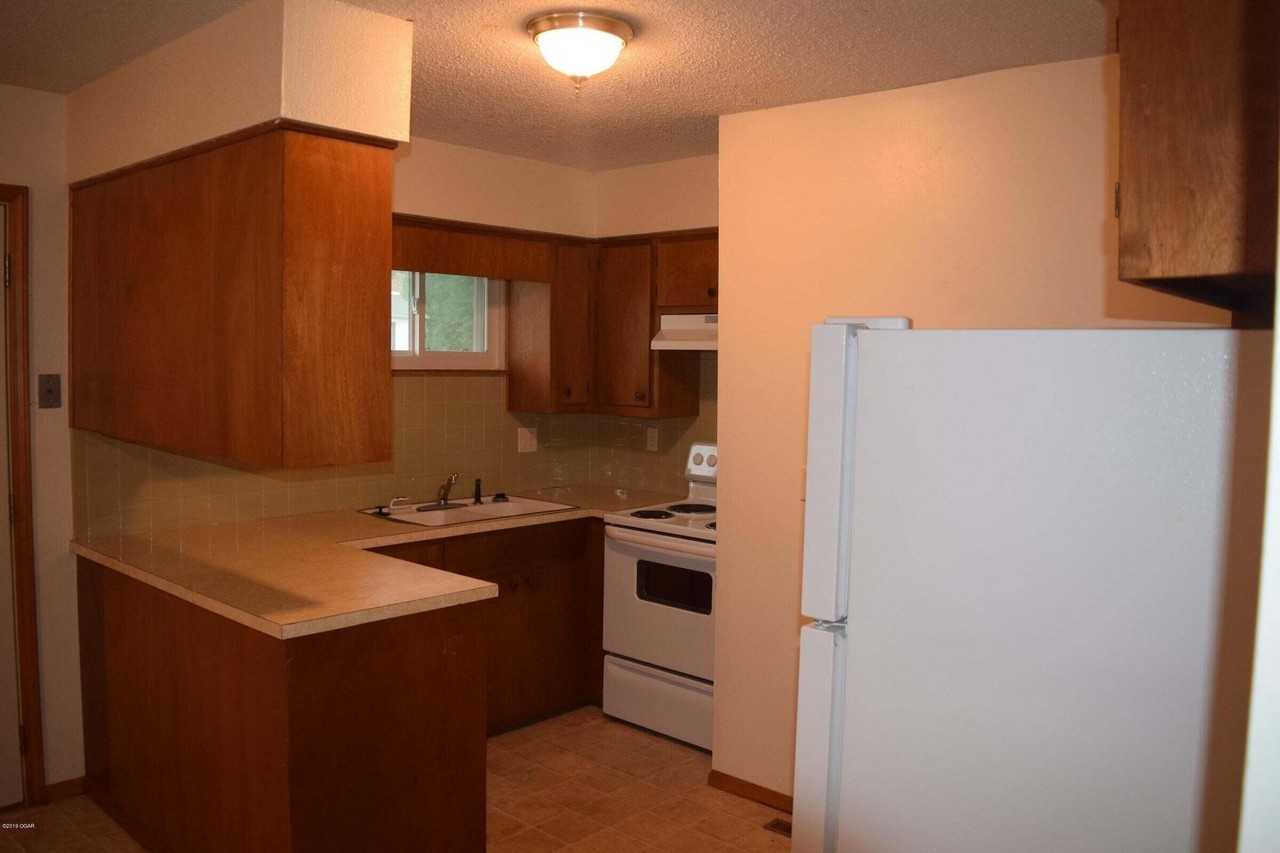 3135 S Oliver Ave - Photo 6 of 6