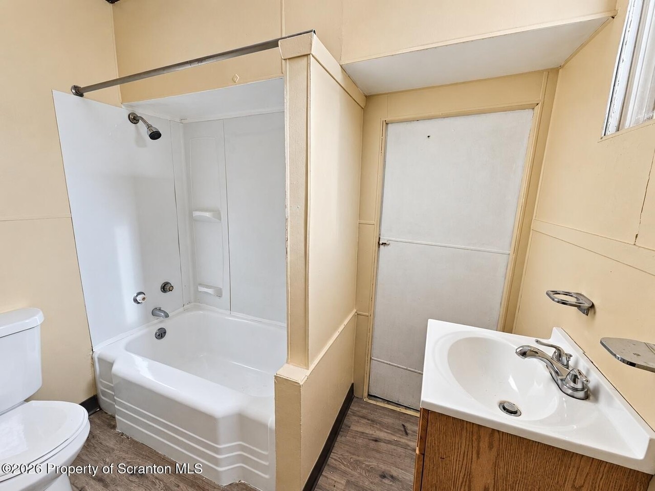 1403 N Sumner Ave #1stFL - Photo 4 of 8