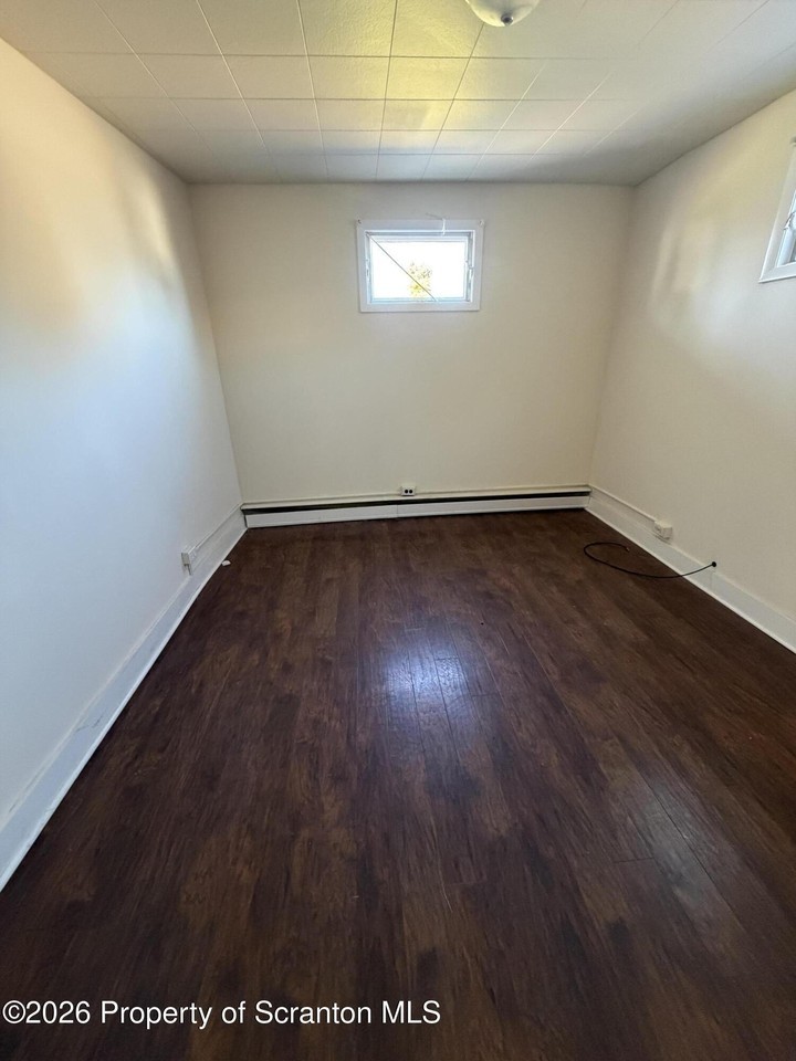 1322 Kirst Ct - Photo 5 of 7