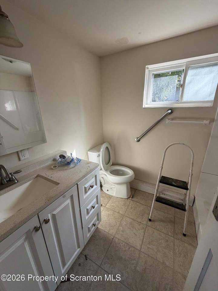 1322 Kirst Ct - Photo 6 of 7