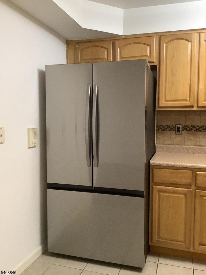 81 Brookdale Ave - Photo 6 of 15