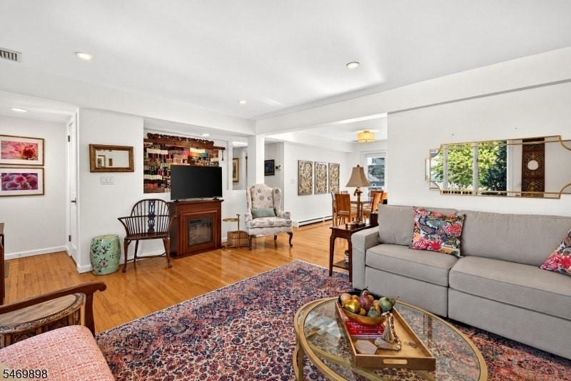 37 Gray St - Photo 5 of 23