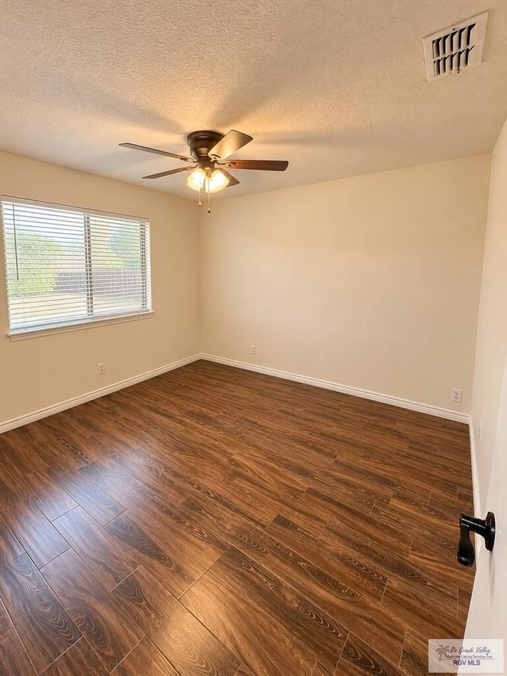 942 Blue Bonnet Dr - Photo 6 of 10