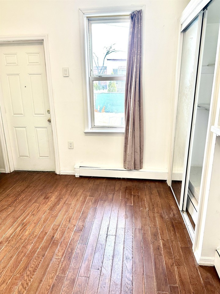 418 Central Ave #1R - Photo 7 of 10