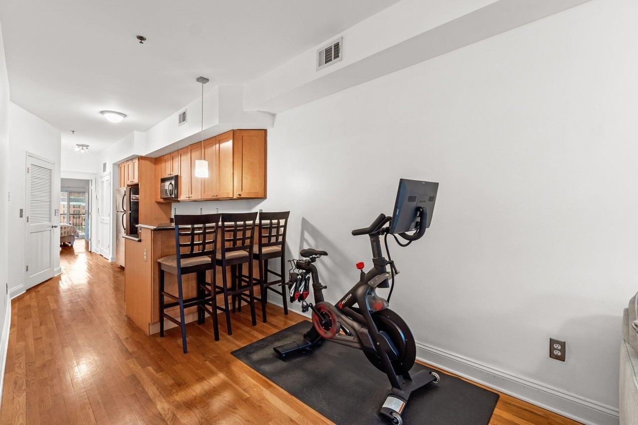 416 Monroe St #3R - Photo 4 of 18