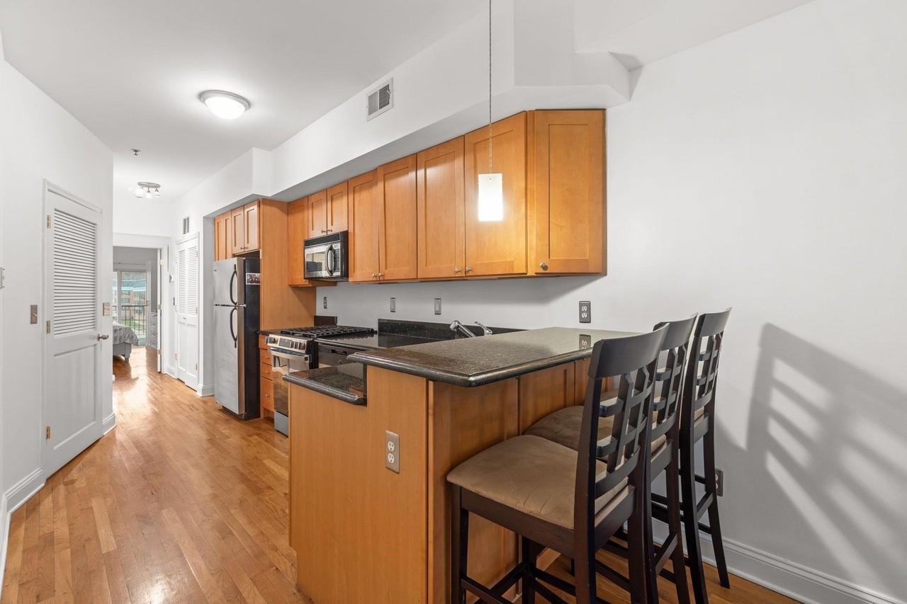 416 Monroe St #3R - Photo 5 of 18