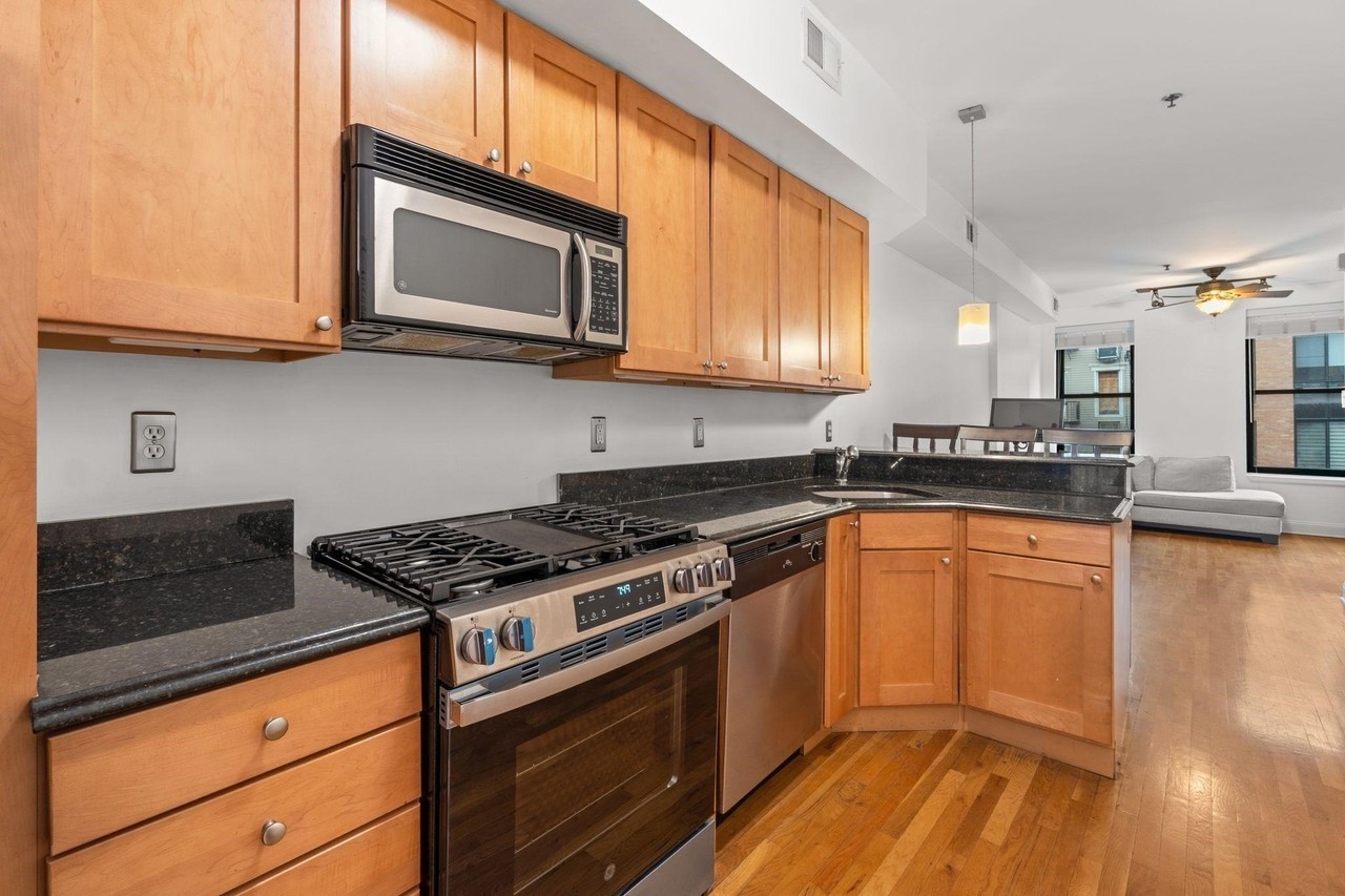 416 Monroe St #3R - Photo 7 of 18