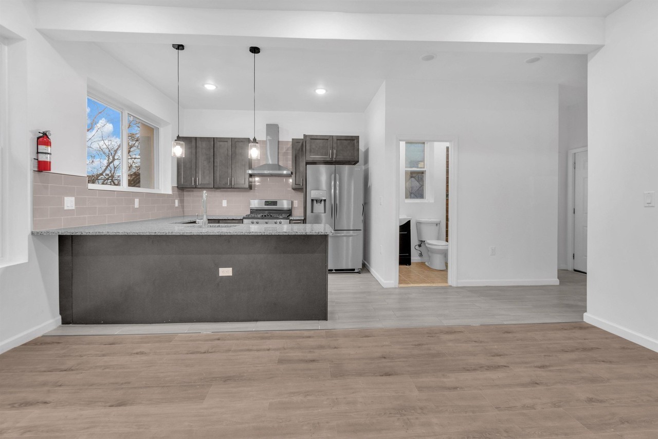 309 59th St #2 - Photo 5 of 20