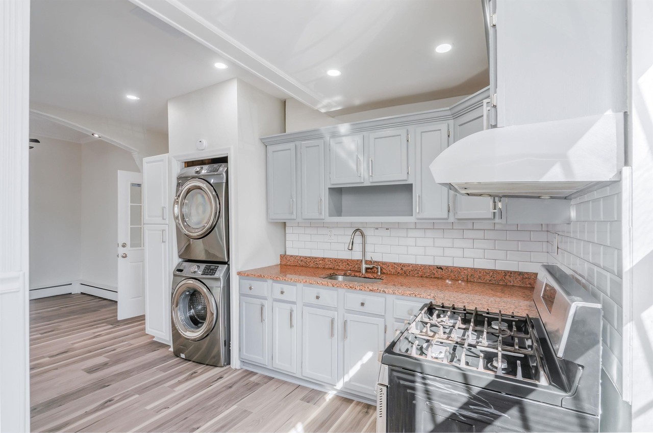 412 51st St #2 - Photo 3 of 19