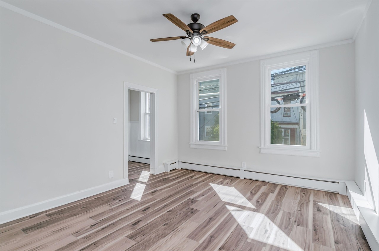 412 51st St #2 - Photo 7 of 19