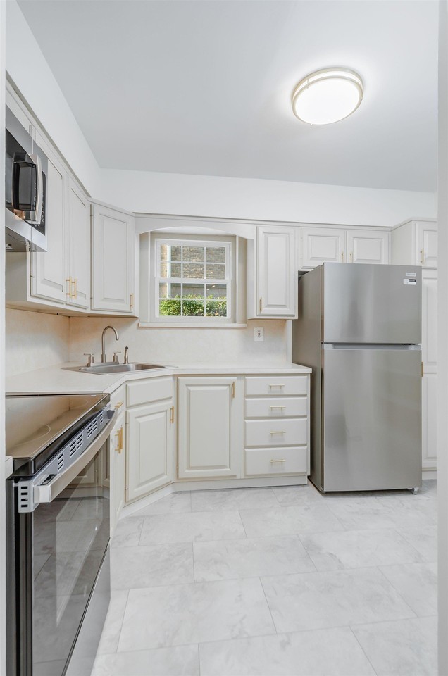 55 W 1st St #A7 - Photo 6 of 15