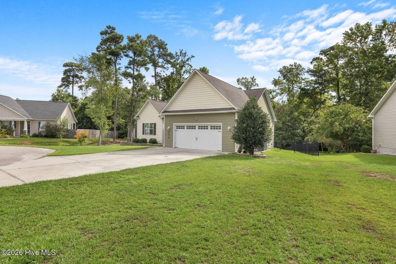 252 Derby Downs Dr - Photo 2 of 46