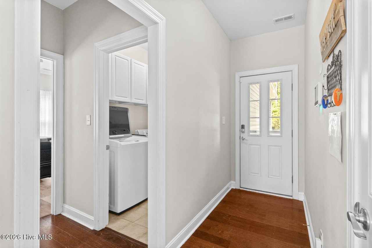 252 Derby Downs Dr - Photo 7 of 46