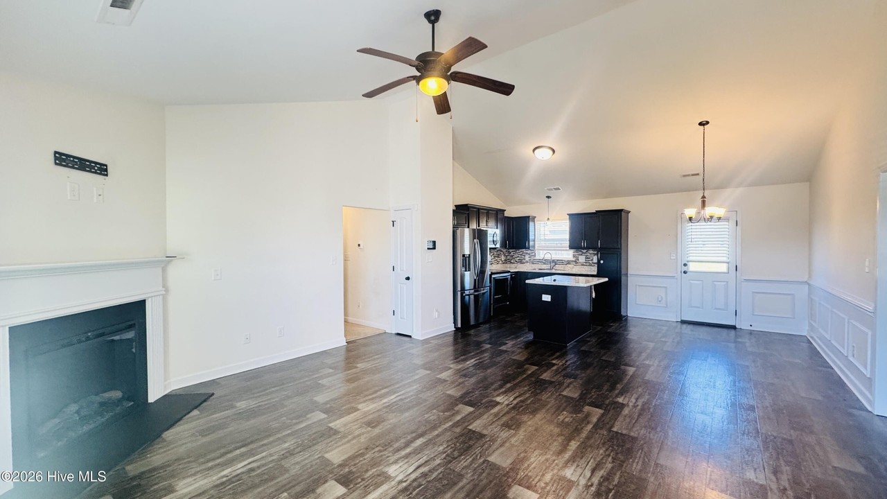 206 Trophy Ridge Dr - Photo 2 of 17