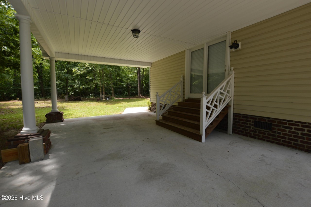 1527 Catherine Lake Rd - Photo 2 of 27
