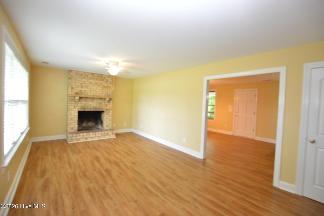 1527 Catherine Lake Rd - Photo 4 of 27