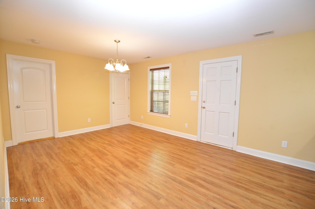 1527 Catherine Lake Rd - Photo 6 of 27