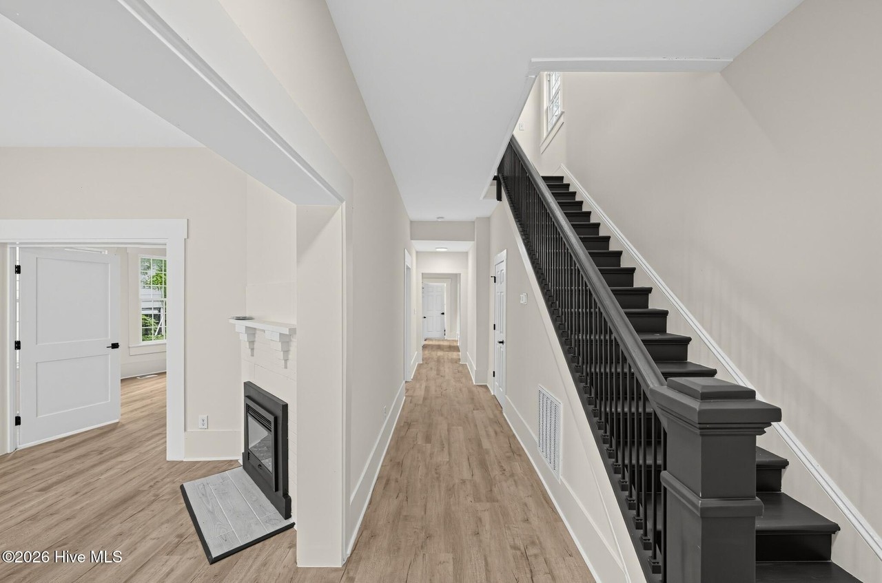419 Atlantic Ave - Photo 3 of 34
