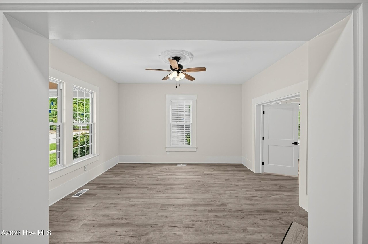 419 Atlantic Ave - Photo 4 of 34