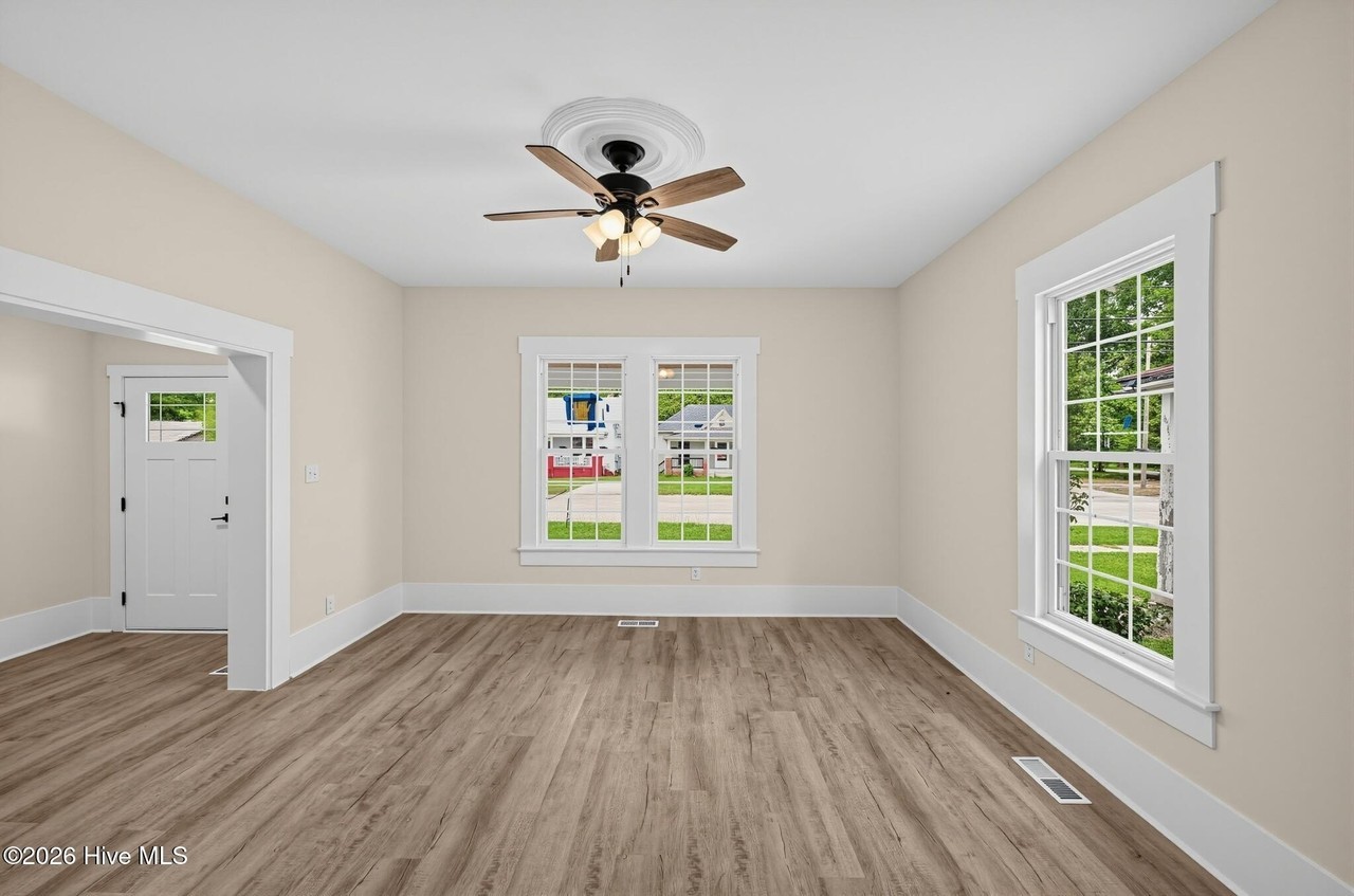 419 Atlantic Ave - Photo 5 of 34
