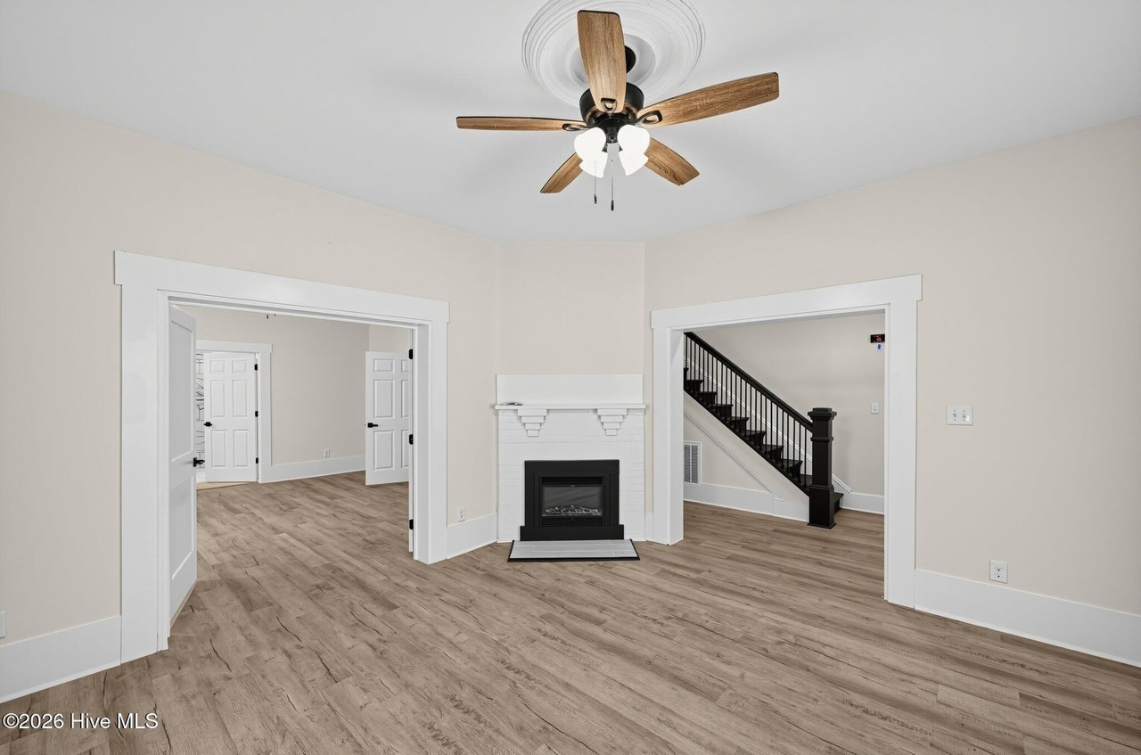 419 Atlantic Ave - Photo 6 of 34