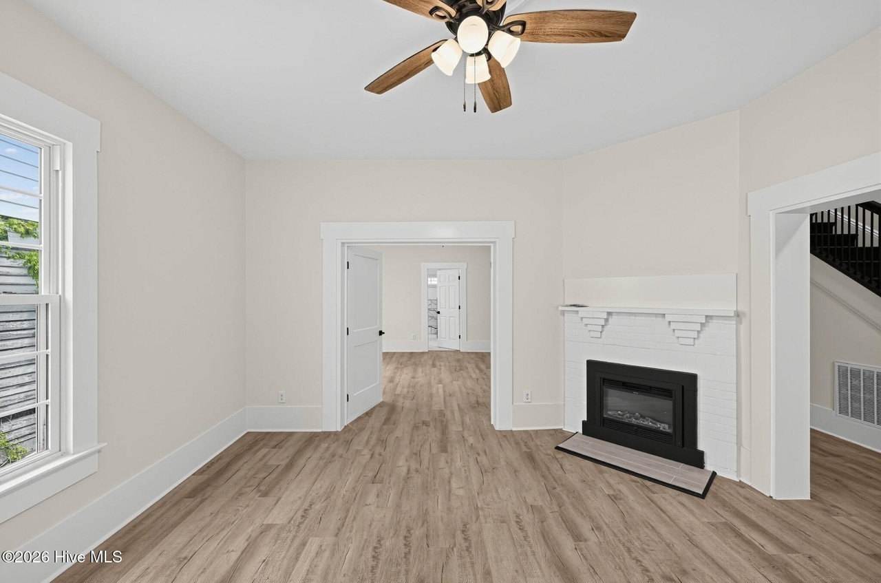 419 Atlantic Ave - Photo 7 of 34