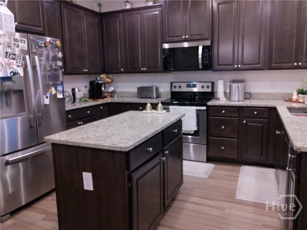 351 Southwilde Way - Photo 4 of 15