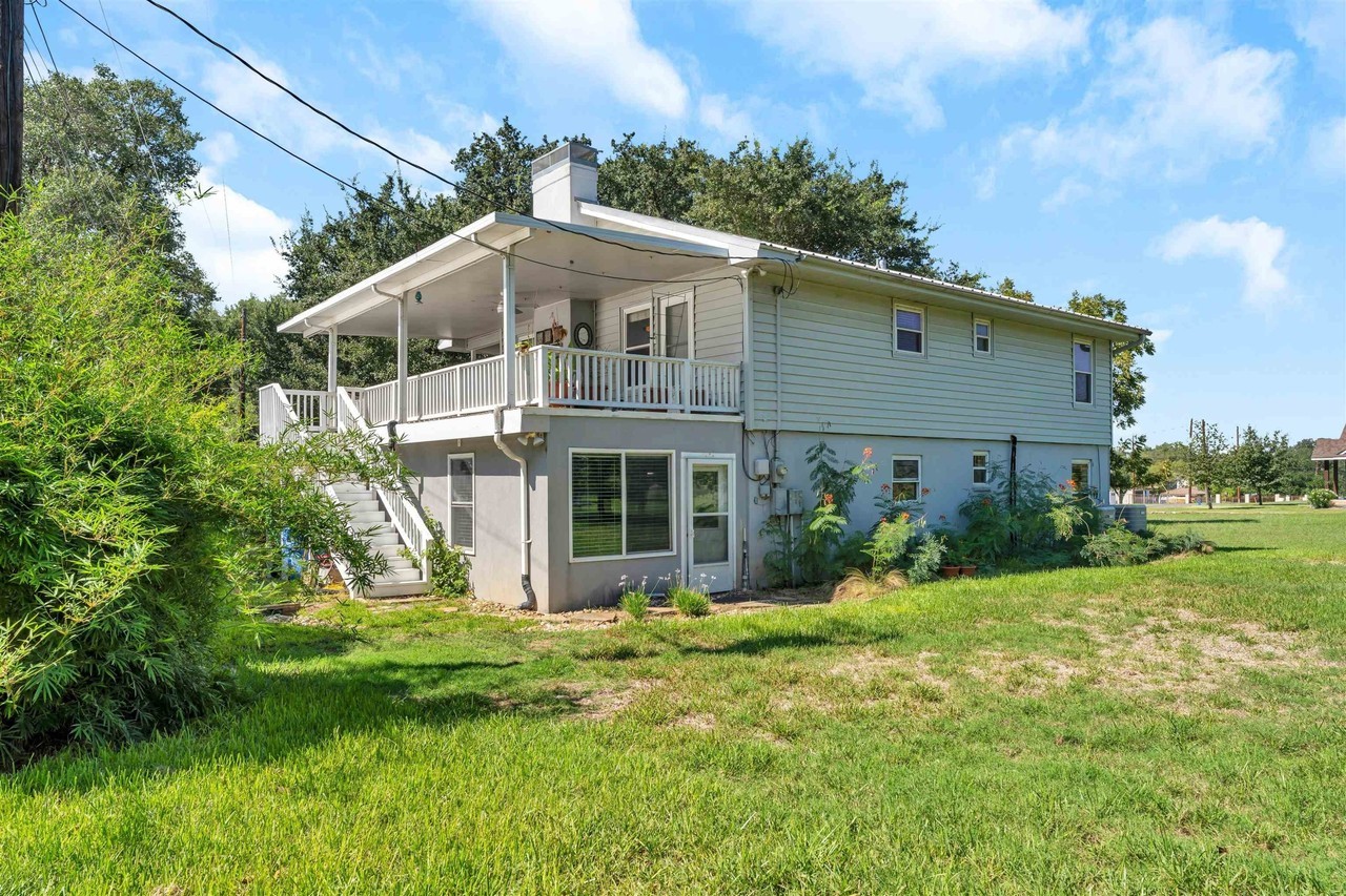 343 E Lakeshore Dr - Photo 4 of 45