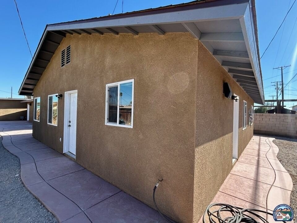113 S E St #104 - Photo 2 of 21