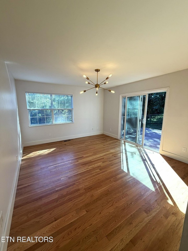 1010 Susanne Ave - Photo 7 of 18