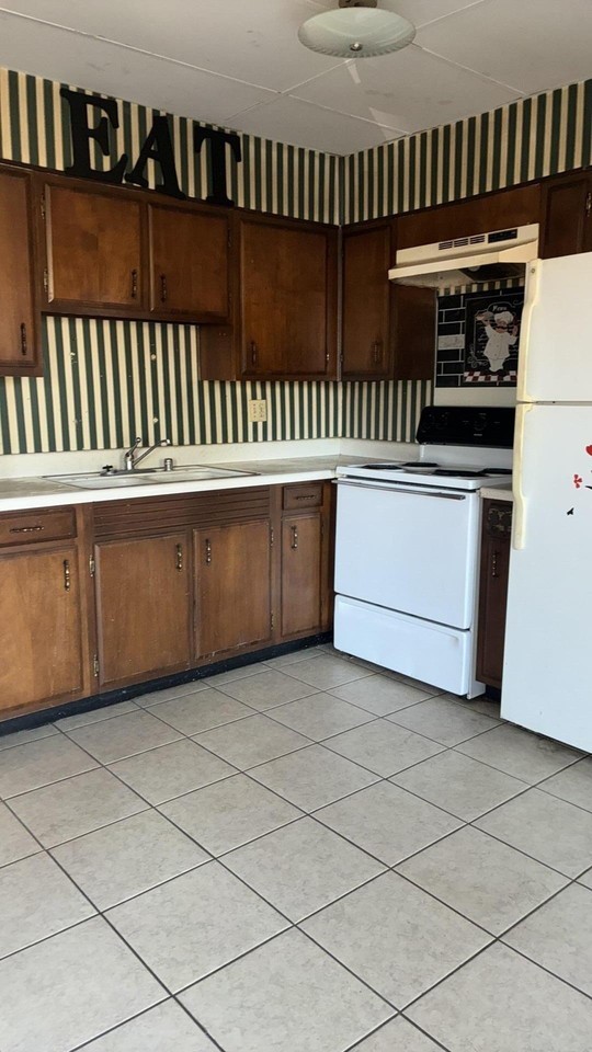 2323 S Virginia St #A3 - Photo 2 of 7