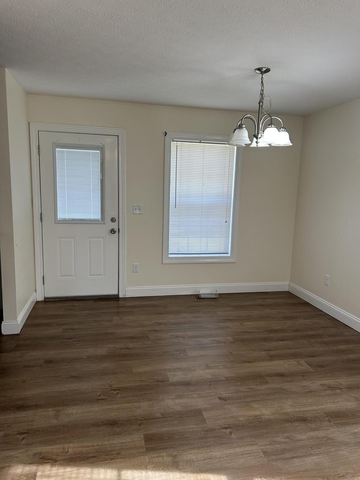 218 Magnolia Dr - Photo 4 of 9