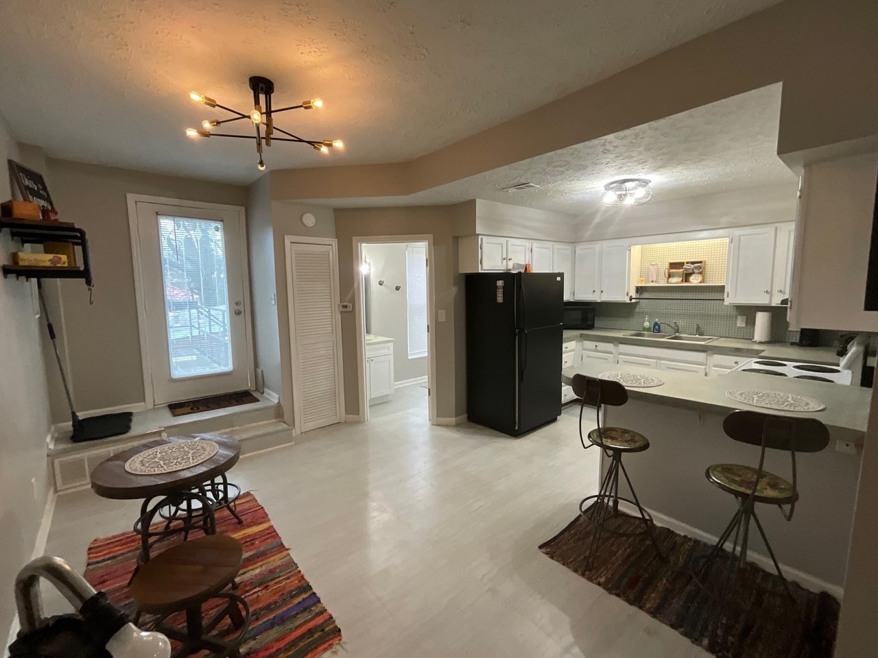 127 N Court St #5 - Photo 4 of 12