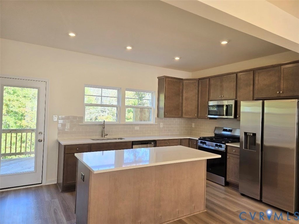 287 Greenpark Rd - Photo 4 of 17