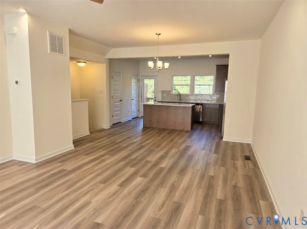 287 Greenpark Rd - Photo 7 of 17