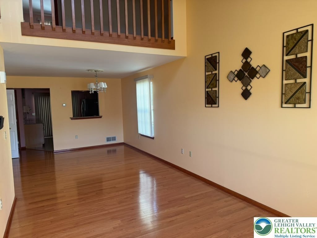 2731 Tamlynn Ln - Photo 3 of 24