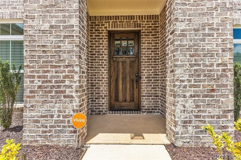 1693 Pebble Creek Dr - Photo 4 of 48