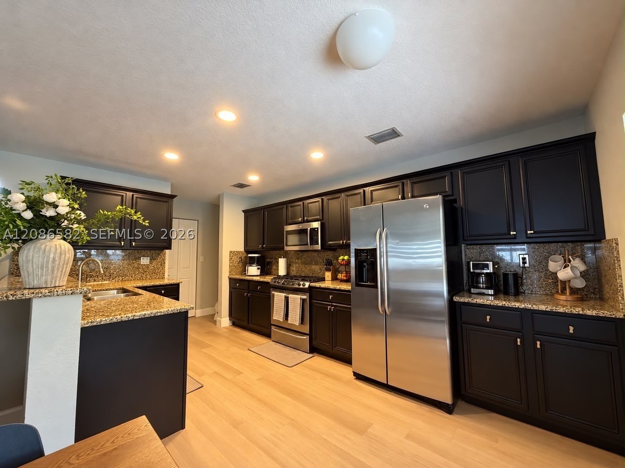 5344 Nw 111th Ct - Photo 6 of 15