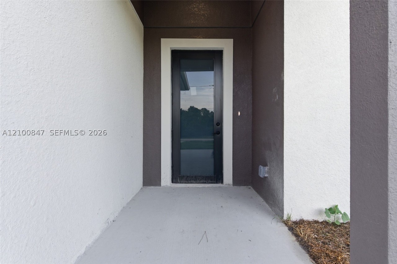 923 Milwaukee Blvd - Photo 3 of 34