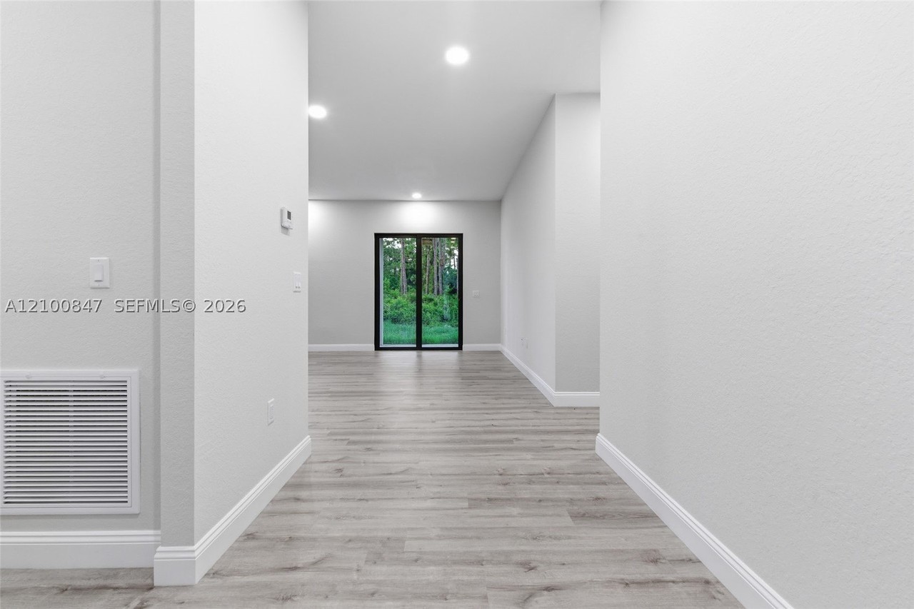 923 Milwaukee Blvd - Photo 4 of 34