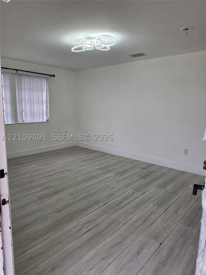 4183 E 8th Ct - Photo 2 of 13