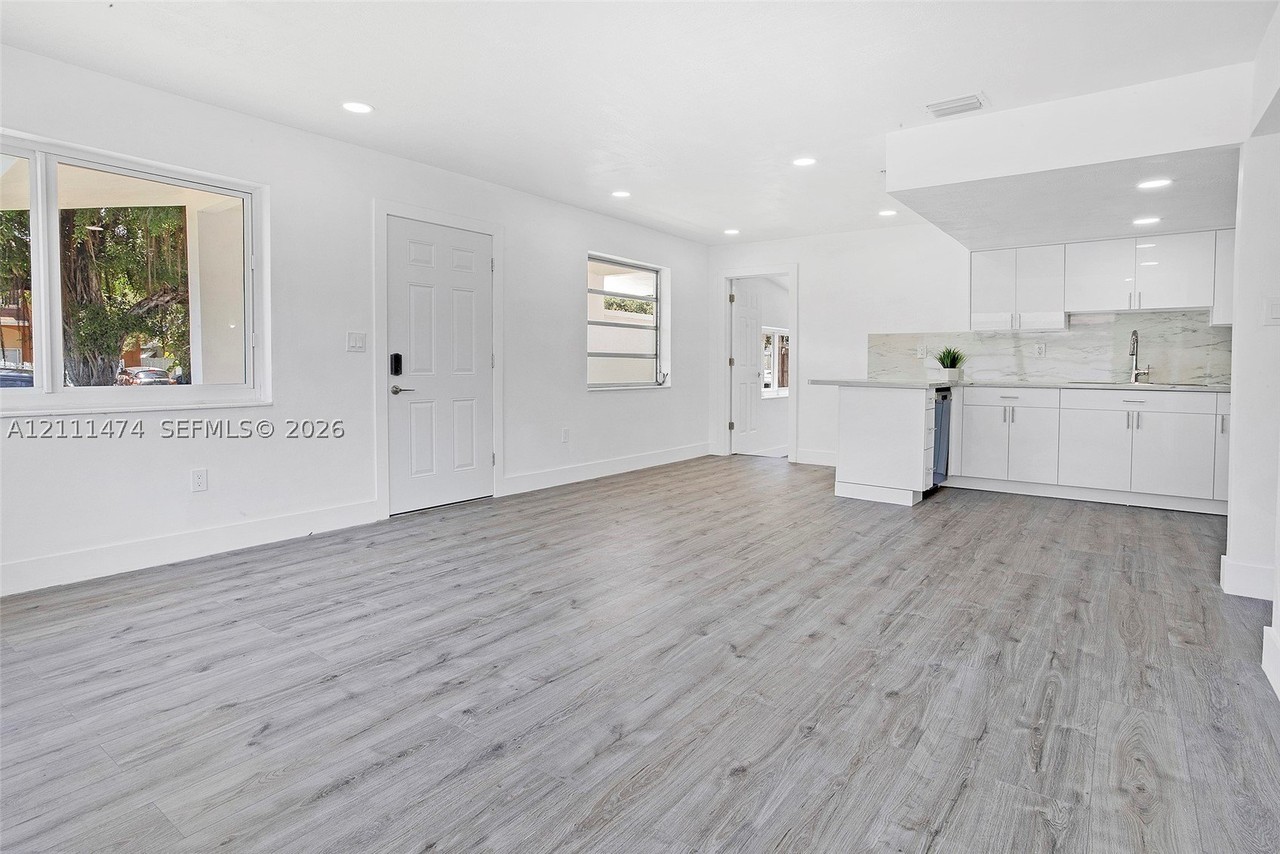 4647 Nw 15th Ct #4647 - Photo 4 of 29