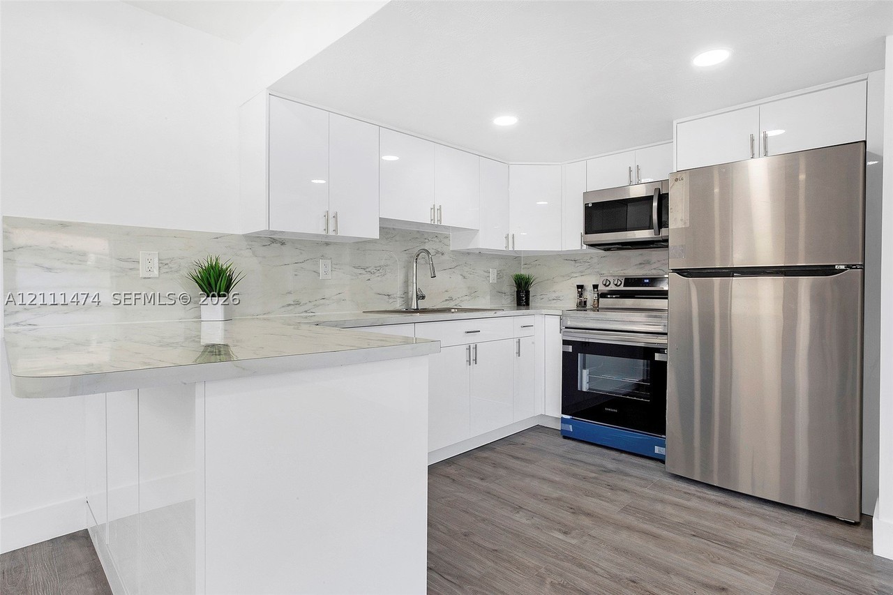 4647 Nw 15th Ct #4647 - Photo 5 of 29