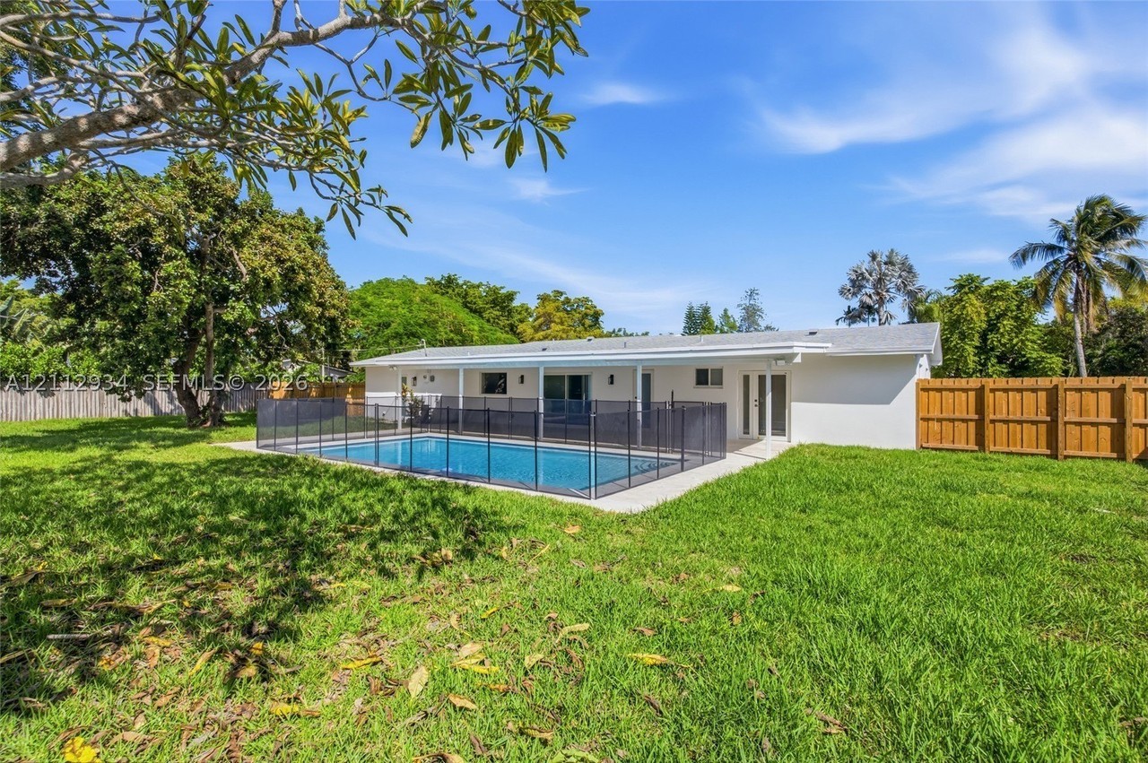 14620 Sw 83rd Ave - Photo 3 of 42