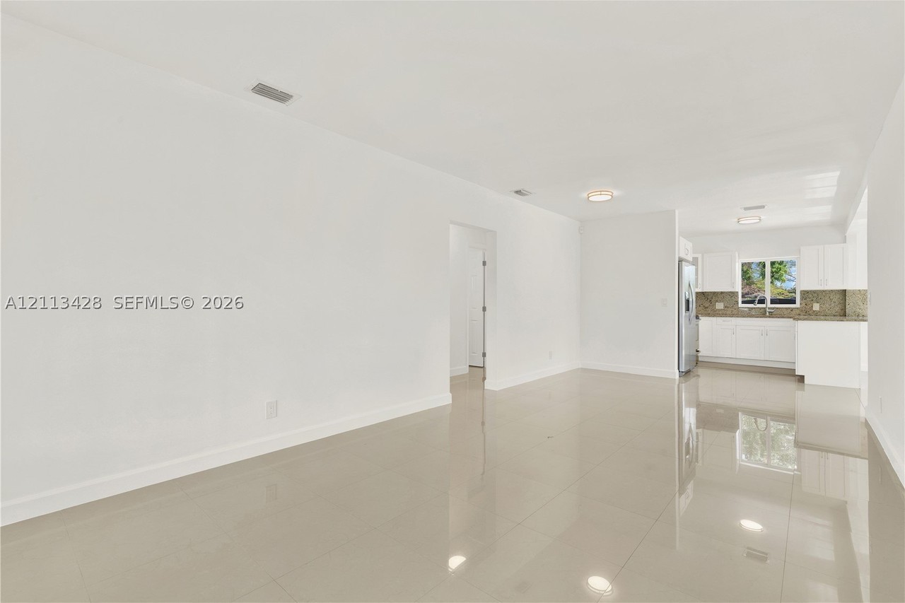 6450 Sw 28th St - Photo 5 of 18