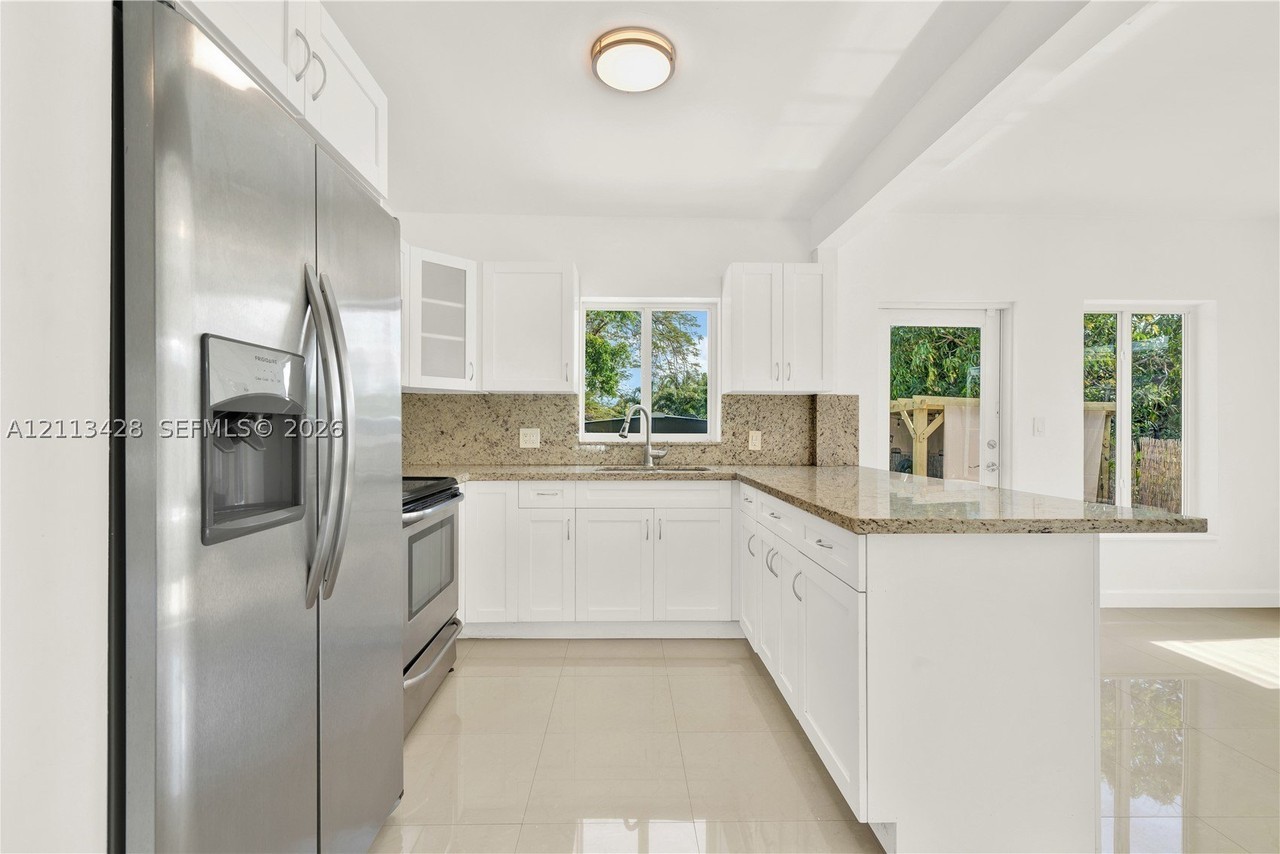 6450 Sw 28th St - Photo 6 of 18