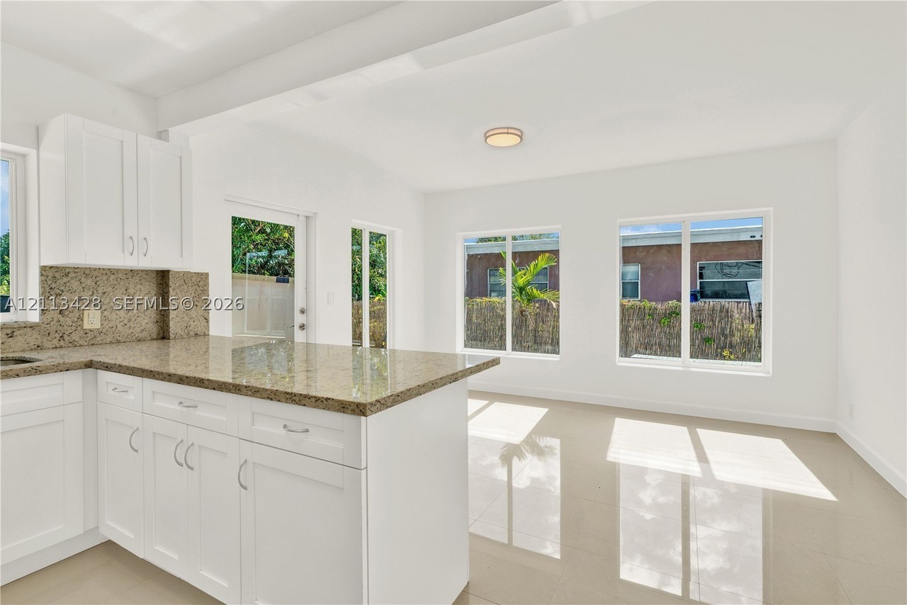 6450 Sw 28th St - Photo 7 of 18